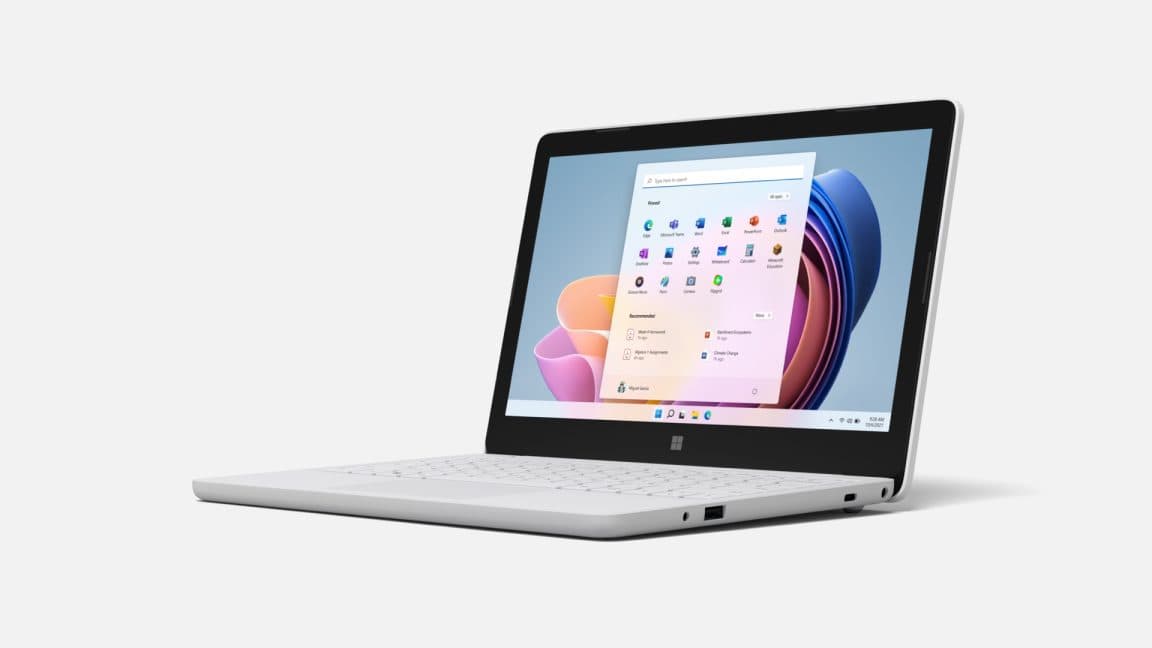 "Microsoft just hit DELETE on Windows 11 SE 💀🚫. Another wannabe ChromeOS bites the dust! 🍂 #Sad"