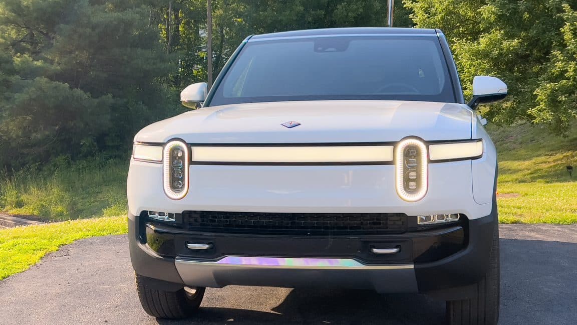 "Tax credits for EVs be like: *pov* they just ghosted us๐. US EVs rn: ๐ฅฒ๐ธ #F in the chat"