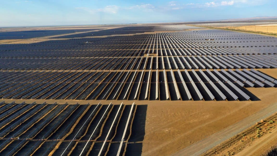 "New US power plants be like: 🌞💨 95% renewable energy, 5% ‘What’s an oil rig?’ 😂💀 #BasedOnSolar"
