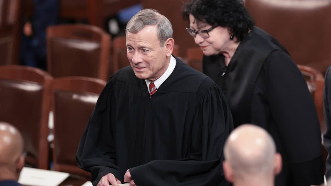 "Trump trying to fire FTC Dem like it’s a game of Among Us 🔪👀 Supreme Court just hit that 'Yeet' button! 💀🚀"