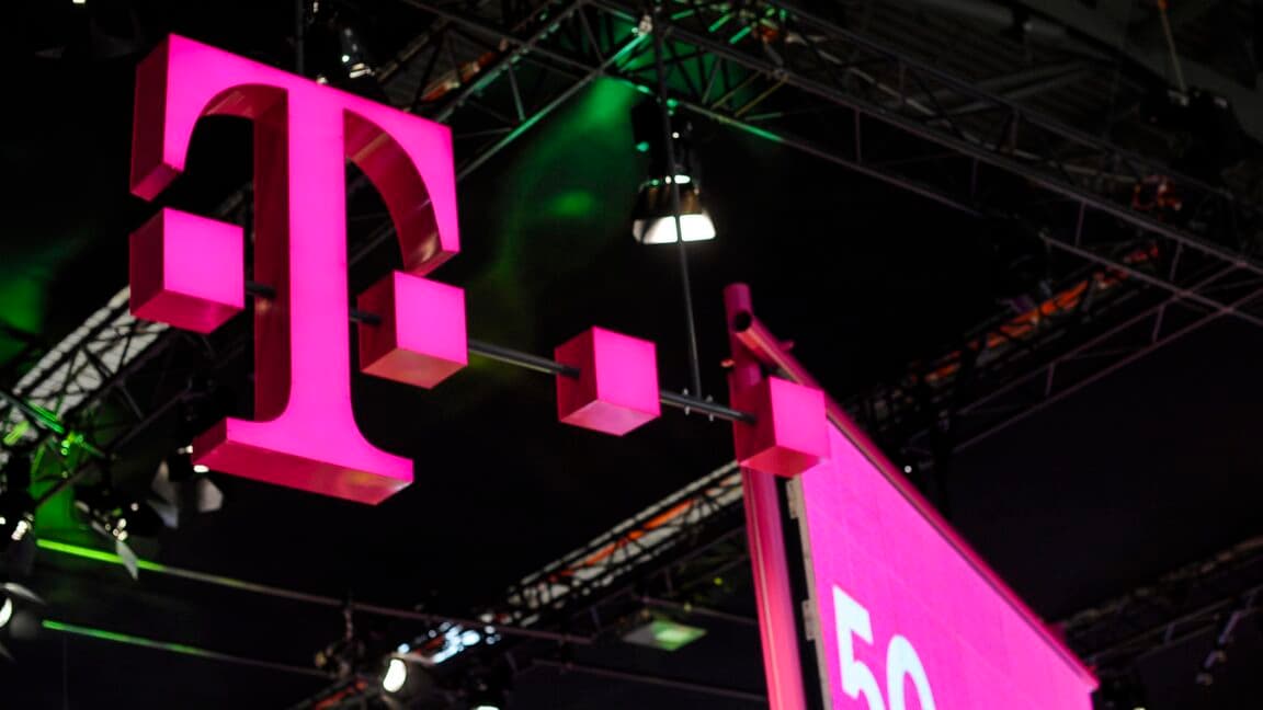 T-Mobile said “brb” to DEI for FCC 💀💸, merging like a true capitalist villain 😂🔥 #BigTech #BasedDecision