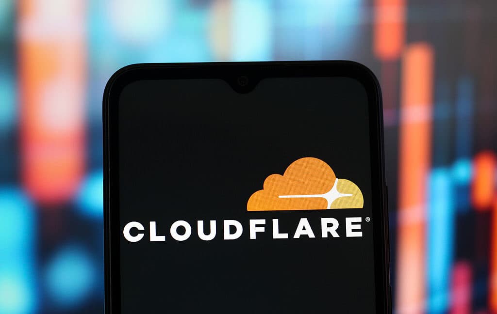 "💸 Pay the piper or get ye gone! 🚫 Cloudflare flexes on bots like it’s 2023! 🤖💀 #GetRekt"