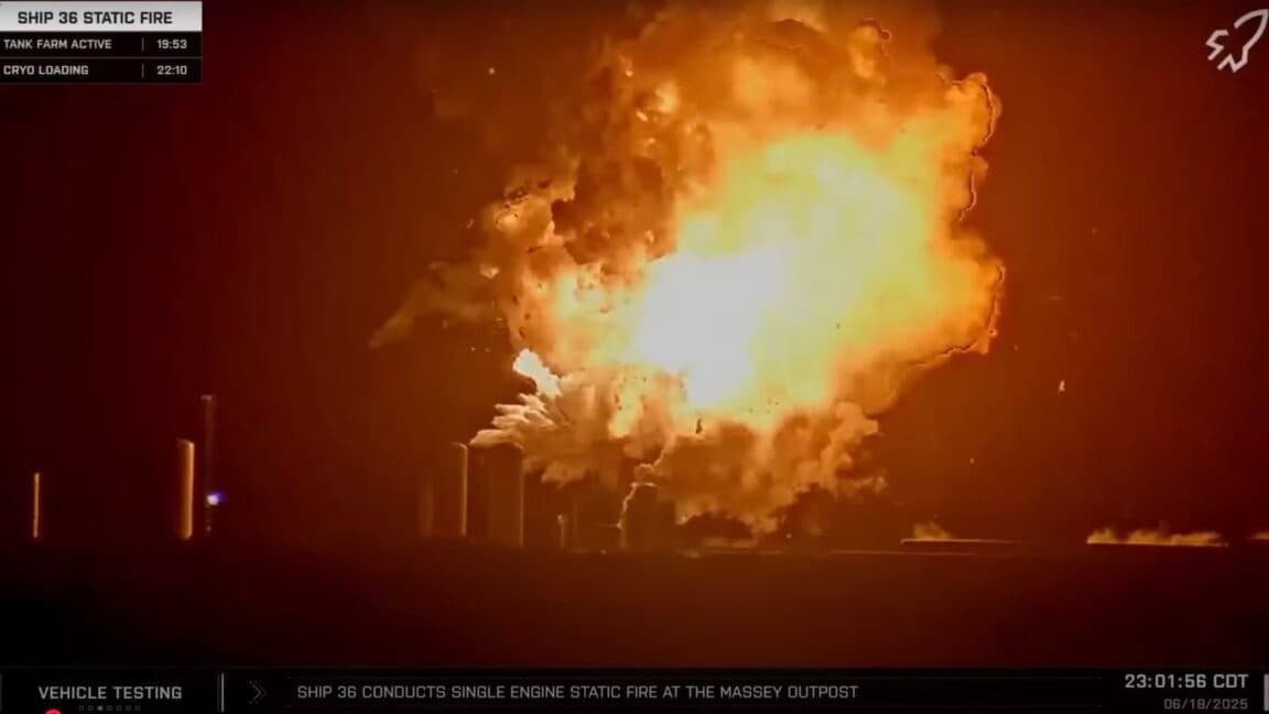 🚀💀 SpaceX's Starship just went BOOM in Texas! 💥 Guess it took 'explosive growth' too seriously! 😂🔥 #SpaceFail