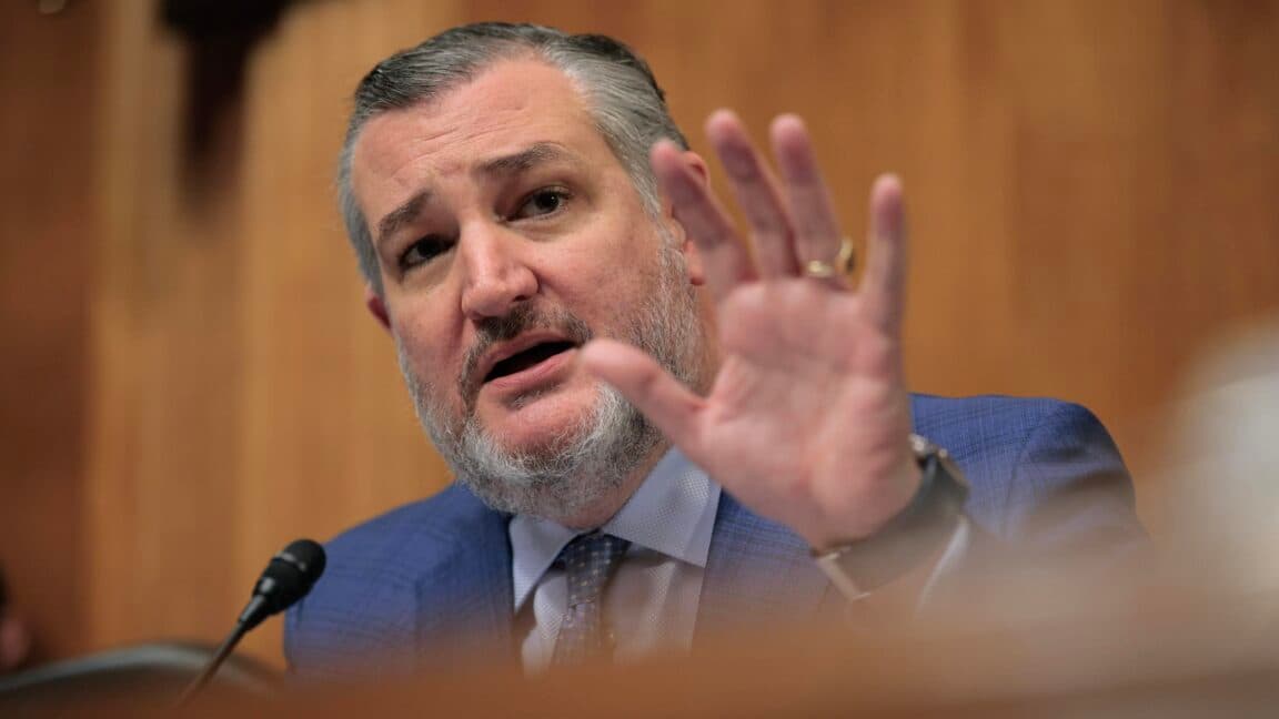 “Ted Cruz trying to rally the GOP like it’s 2016 but they’re all just GIFs 🙃💀 #AIFail”