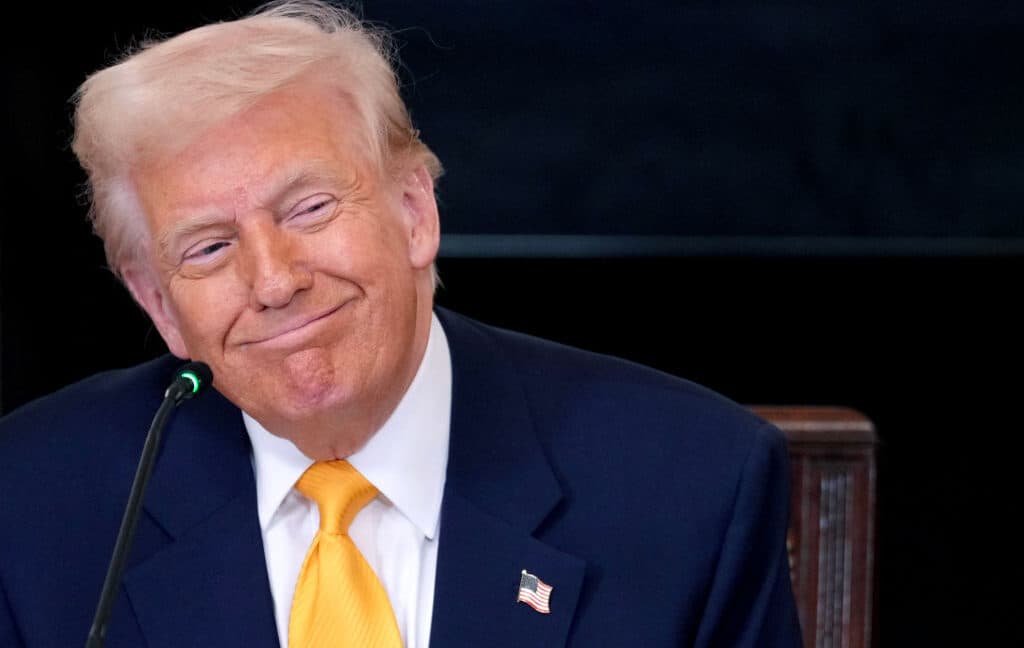 "Trump signing stablecoin bill like, 'BRB, buying my way back to the White House' 💸🤡 #CryptoCorruption"