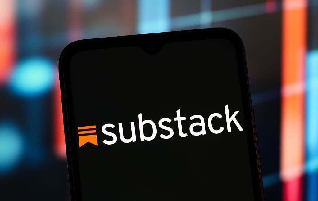 "Substack's 'Nazi problem' vibin' while they drop cringey apologies 💀🚩 Can't we just log off?!"
