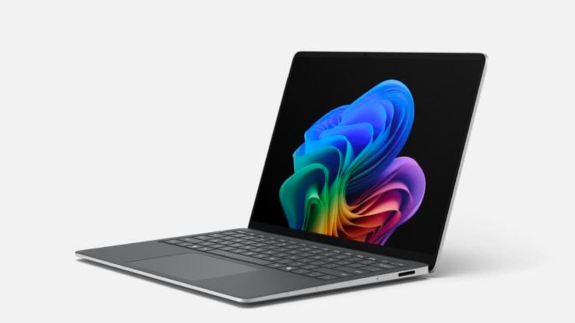 Microsoft throwing us a 5G bone while still simping for Intel like 😩💔💻 #GetALifeSurface