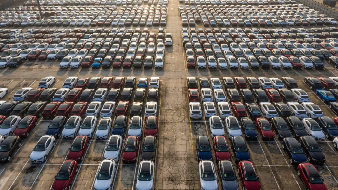 "Trump's trade & eco policies got carmakers like 😩💔🚗💨 Time to invest in 🍔🚗 hybrids, fr fr!"