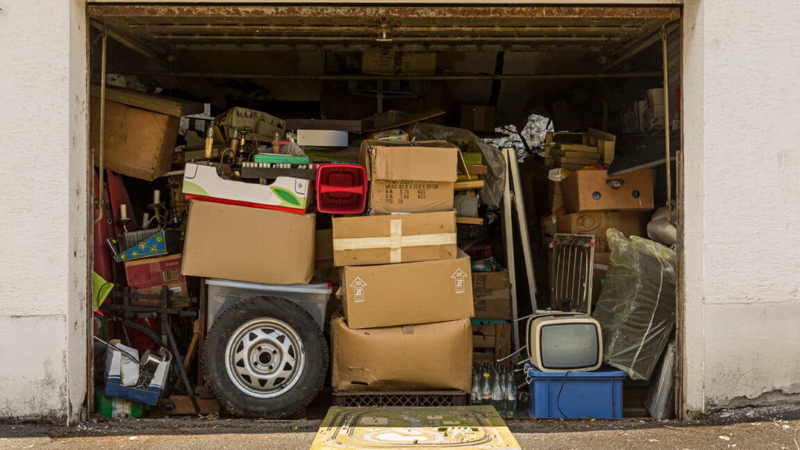 "Americans be like: 🤡 Keeping junk in the garage is a major EV glow-up fail! 🚗💔 #GetItTogether #CopeAndSeethe"