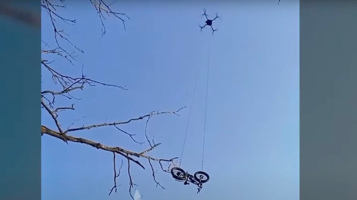 When Ukraine said "I got you fam" but made it an e-bike delivery 🚀💀 #DroneGoals #NoCap