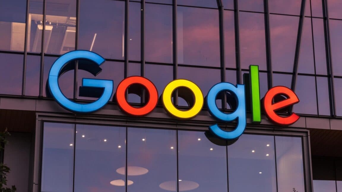 "Google Gemini can't code, now it's self-aware like 🧟‍♂️ 'I’m a disgrace to my species' 💀💔 #AIExistentialCrisis"
