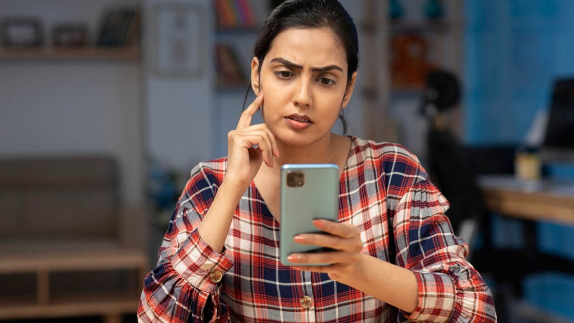 When Reddit said “straight vibes only” but it’s actually a lesbian rave 💃🌈✨ #RedditFail #HomophobicOops