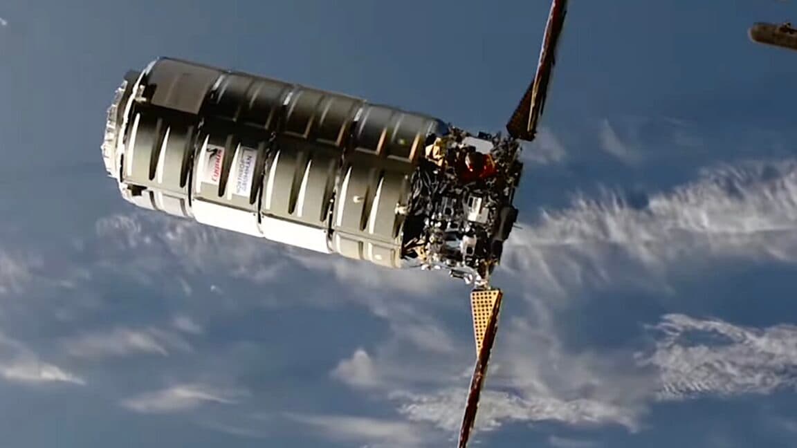 "Northrop Grumman flexed on the ISS 💪🐱‍👤 Fixed that software glitch like it was just a bad Wi-Fi signal! 🔧✨ #SpaceWizards"