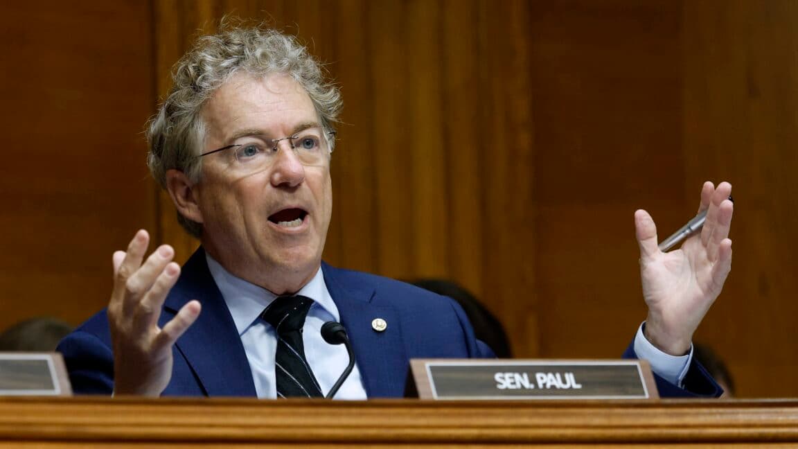 "When your FCC chair pulls up in drama like it’s a Netflix series 🔥💀 #StayInYourLane #KimmelWoes"