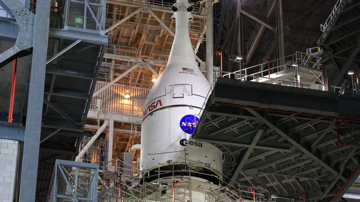 🚀🚨 China’s flexing with a Falcon 9 knockoff while NASA’s stacking rockets like it’s Jenga night! 💀🔥 #SpaceDrip