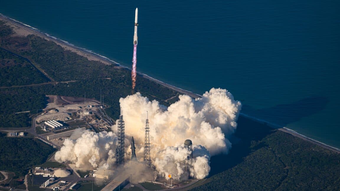 🚀 Blue Origin just said 'hold my baguette' 🍞💀 and launched into meme history! #SpaceGoals #ChefKiss