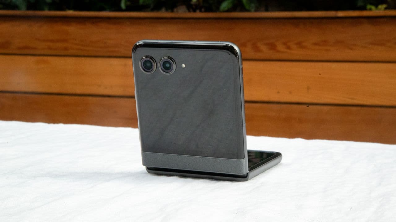 "2024 foldable phone just got cheaper, now $300 OFF 🤯💸 Best Buy blessin' us fr fr! 🥳📱"