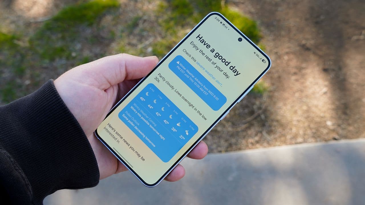 "Galaxy S25: AI so good it makes your ex look basic 🤖💅 and it's FREE, like your Wi-Fi at Starbucks! 🔥📱"