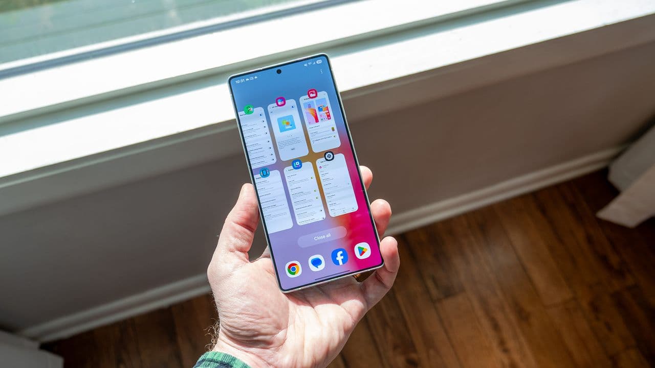 🚨 Galaxy S26 Ultra leak just dropped! 🔥 Built-in 'privacy display' 🤫 for those who wanna 'sneak' on their phone, no cap! 💀💯 #SpyingIsTheNewVibez