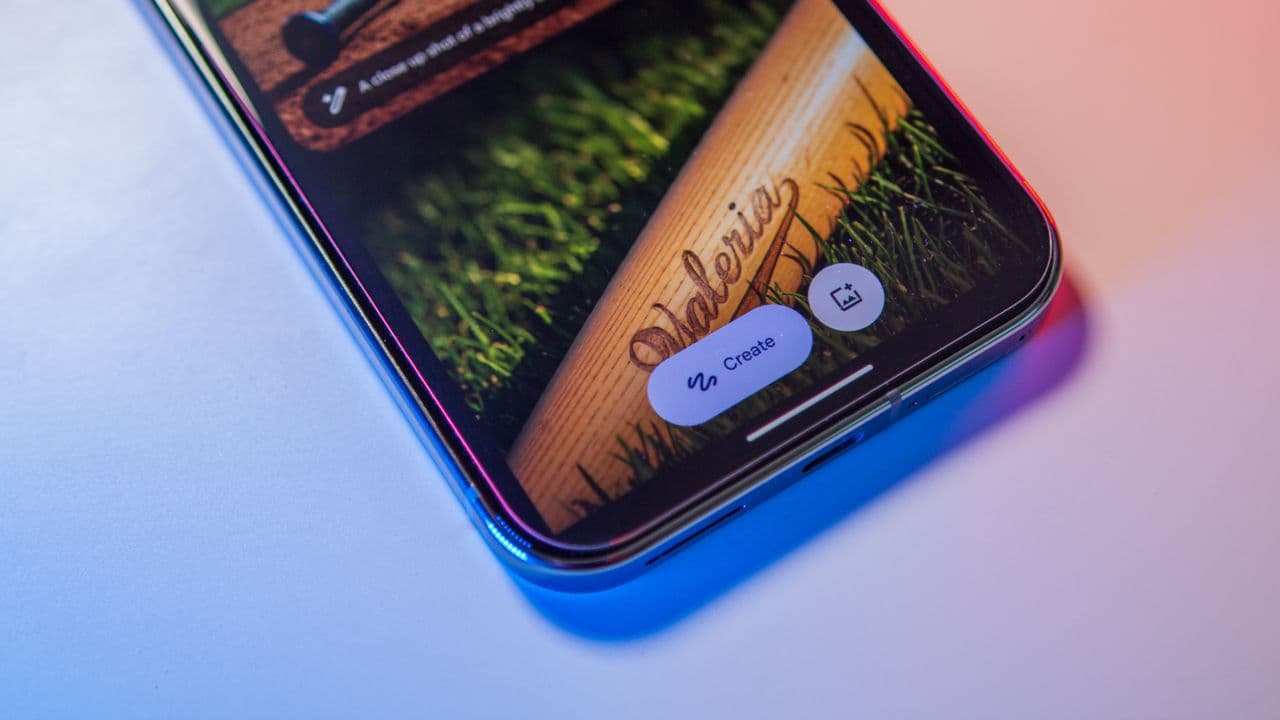 🚨 Google cooking up Pixel 8 flexing with animated pics! 💅💥 Say bye to basic, hello to vibey! 🔥 #PixelPog