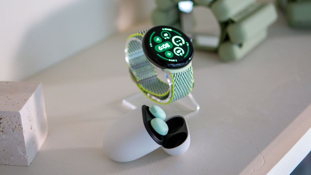 "Pixel Watch 4 leaked harder than my GPA 🚀🔥 Say hello to the design that's gonna make ya cringe! 💀👀"