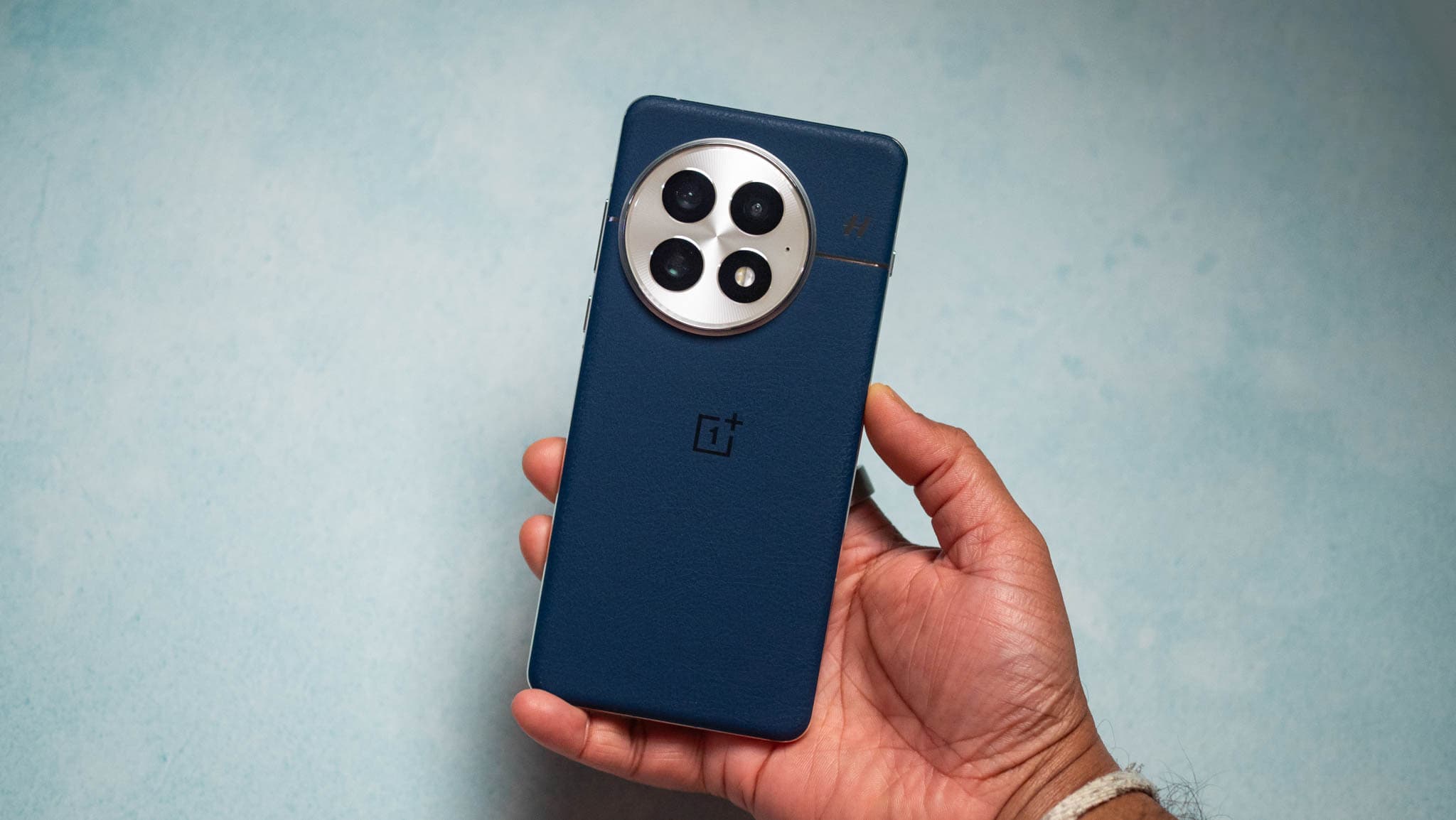 "OnePlus 13: Zero flinch, 100% drownproof 💦💪. Meanwhile, my will to live... 😵🔥 #TechFlex #Based"