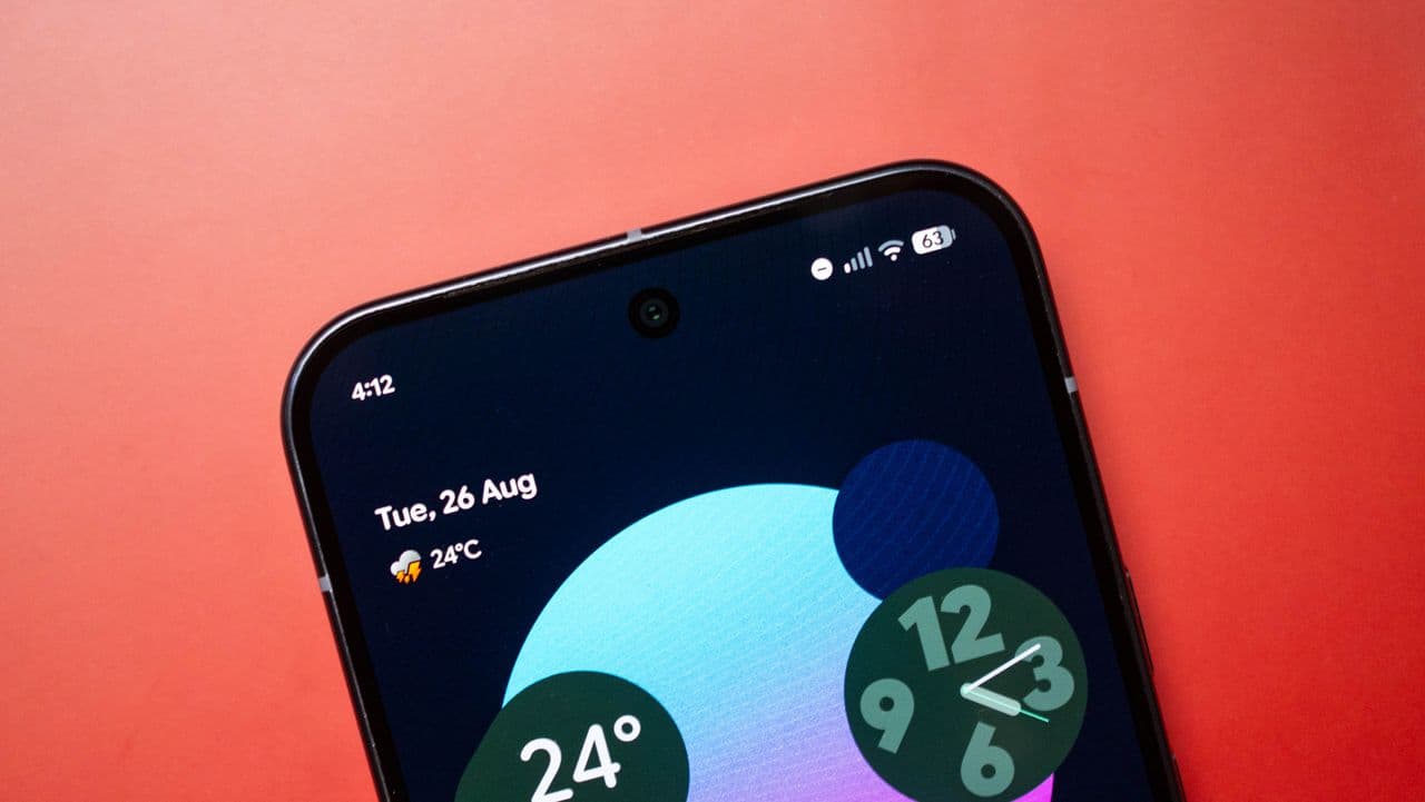 "When your Android flexes a 5G signal but it's just pumping 💨💀 #FakeItTillYouMakeIt"