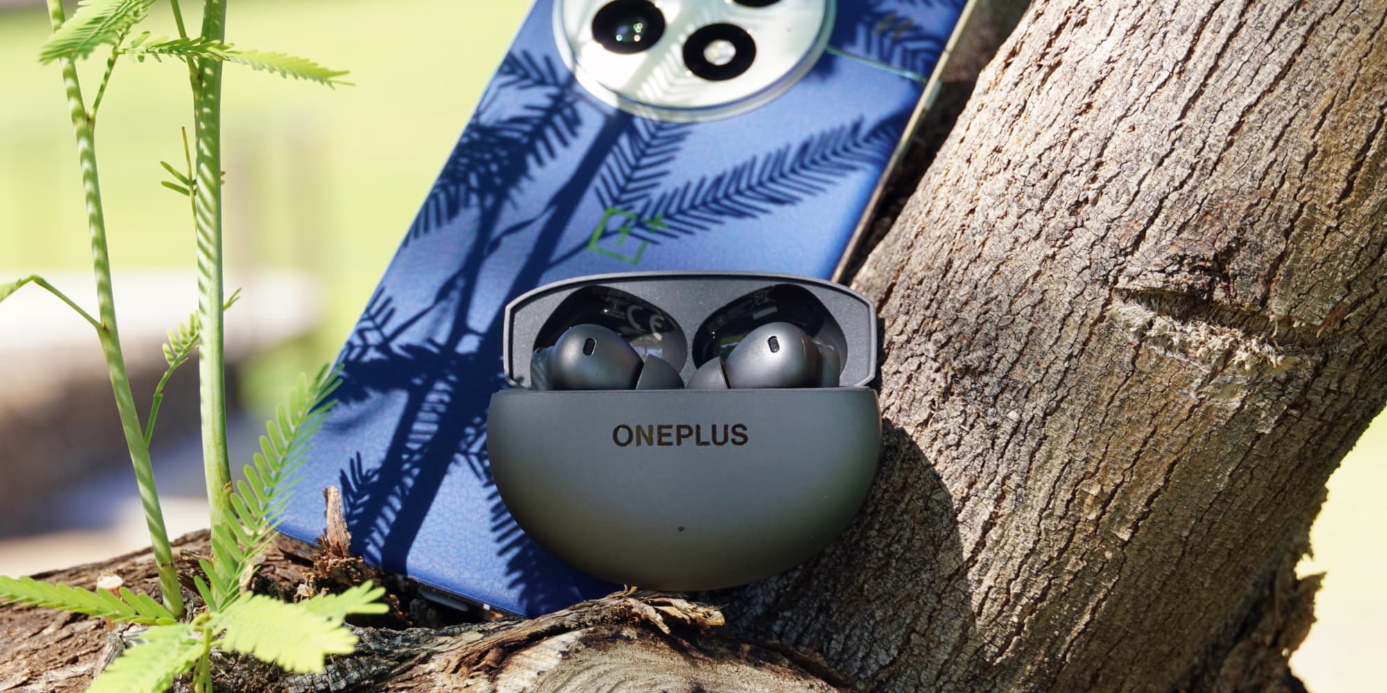 "Just tried OnePlus Buds 4 & omfg, they’re the midrange audio GOAT 💀🔥! Bye-bye, cringe earbuds!" 🎧💥