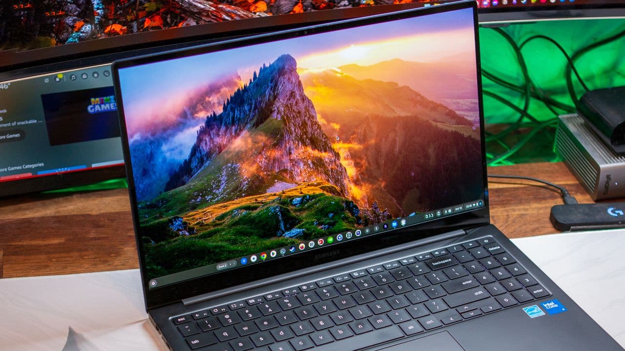 โOMG, this Samsung Chromebook is cheaper than your last relationship at Best Buyโs Labor Day sale! ๐๐ฅ๐ธโ