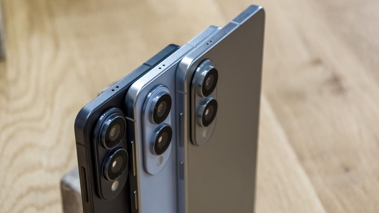 🚨💸 Ditch your Nokia brick! Samsung’s skinny phone just got a 40% glow-up! 🥳🔥 Act fast or copium kicks in! 📱💀 #LowPriceLegend