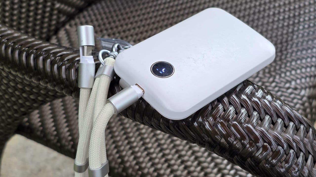 "Just peeped a lanyard-USB-C combo 💀💻 and it’s hitting different, like my love life 🚀🔥 #AndroidVibes"