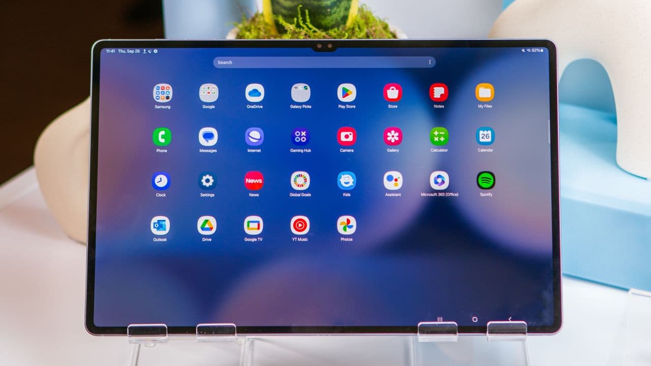 🎒💸 Best Buy's Back to School sale got me like: $220 off that tablet?! No cap, I'm ready to flex! 📱🔥