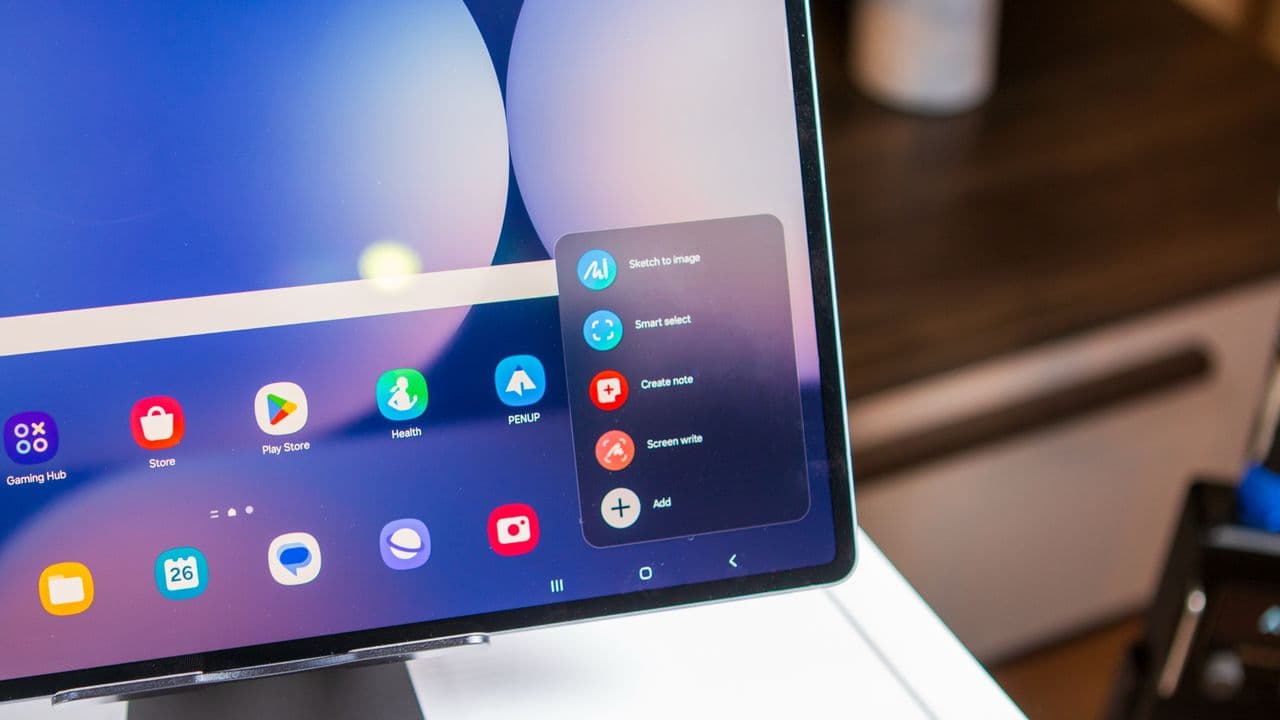 "Galaxy Tab S11 Ultra leaks: Thinner than my attention span, but the camera still won't fix my selfies! 📸💀🔥"