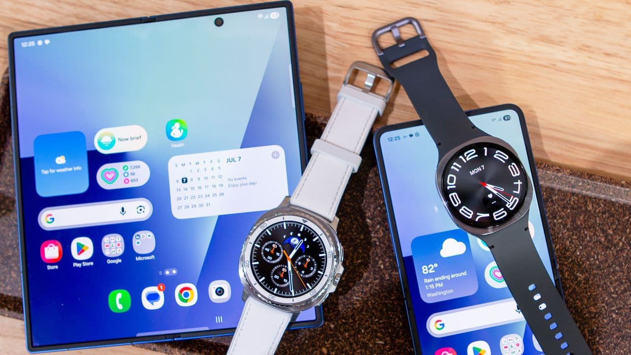 "10 fire ways to flex on your friends with the Galaxy Watch 8 💥⌚️ #wristgame 💀✨"