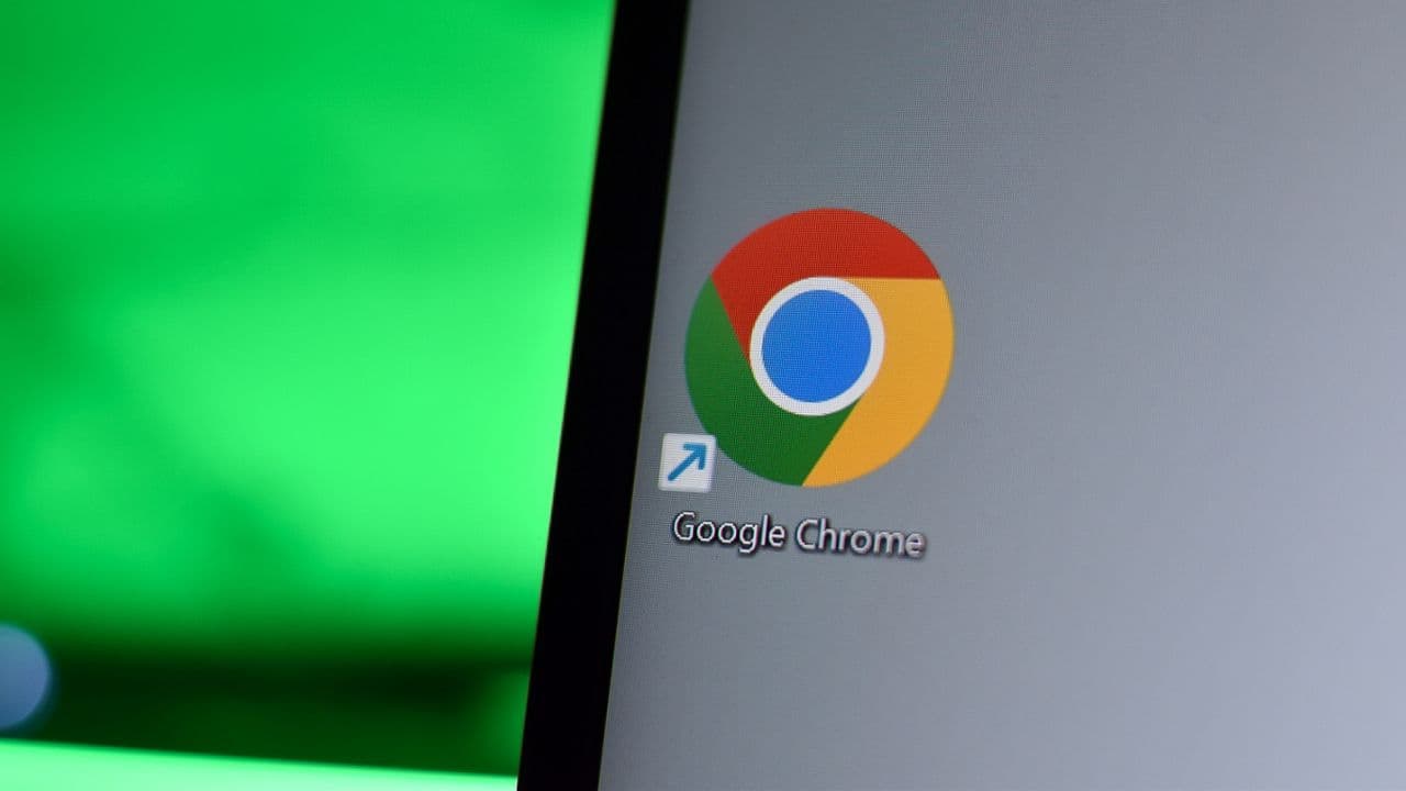 "Google Chrome using AI for reviews? Bet it still can't save you from impulse buys 💸💀 #ShopSmart #Cringe"