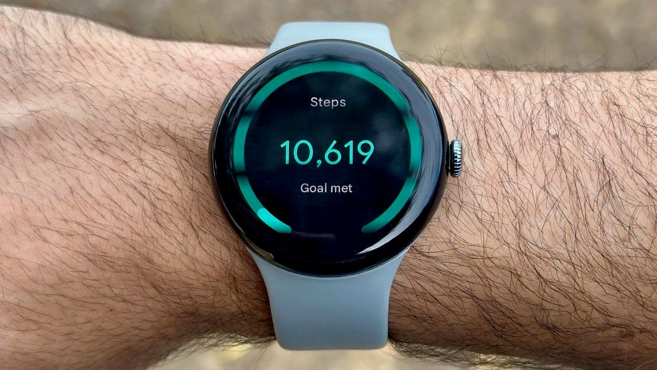 🚨 Pixel Watch July update drops! Only some are vibin' 😭💔 Bug squashed, but the rest are coping hard! 😂🔥