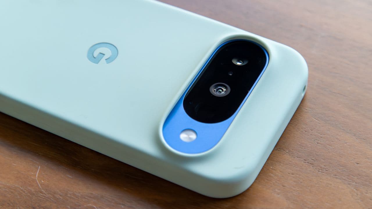 "Google Pixel 10 & 9 cases be like: 'Are we a joke to you?' ๐คก๐ #CaseClosed #PixelPillowFight"