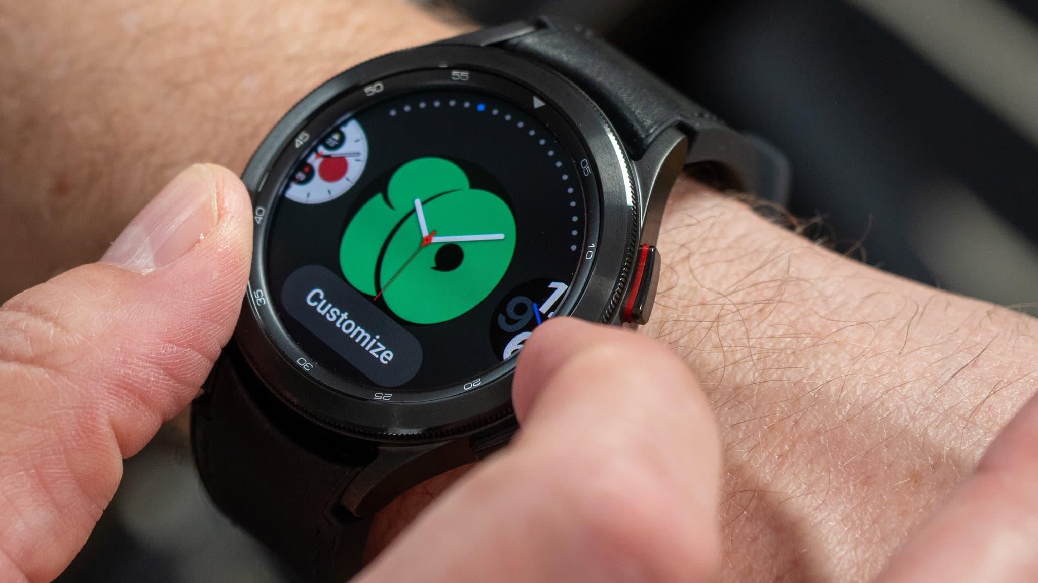 🚨 One UI 8 just brought this old Galaxy Watch back from the dead! 🪦💀 #TechZombie #ReviveTheVibe 🔥