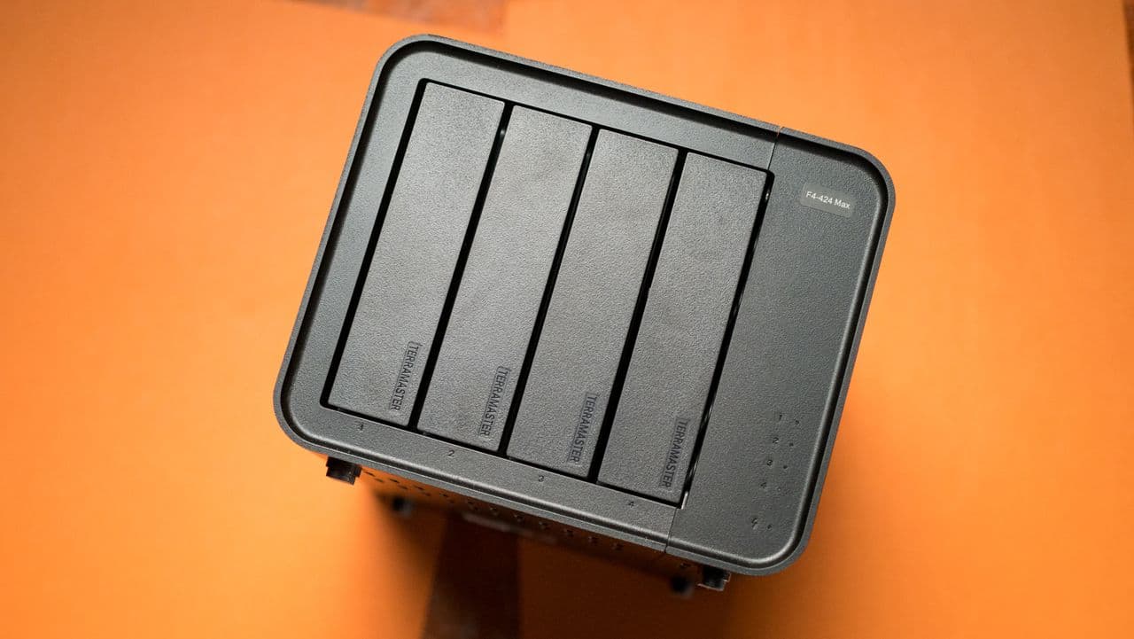 "Unlock your storage potential: 12 Black Friday NAS deals that will make your data feel like a glow-up 💅✨🚀"