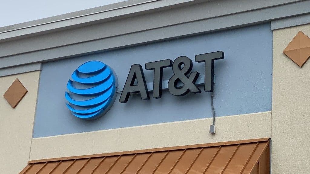 “Skip the FOMO & grab that $250 cash from AT&T Fiber before it’s gone! 🤑💸 #LastChance #NoCap”