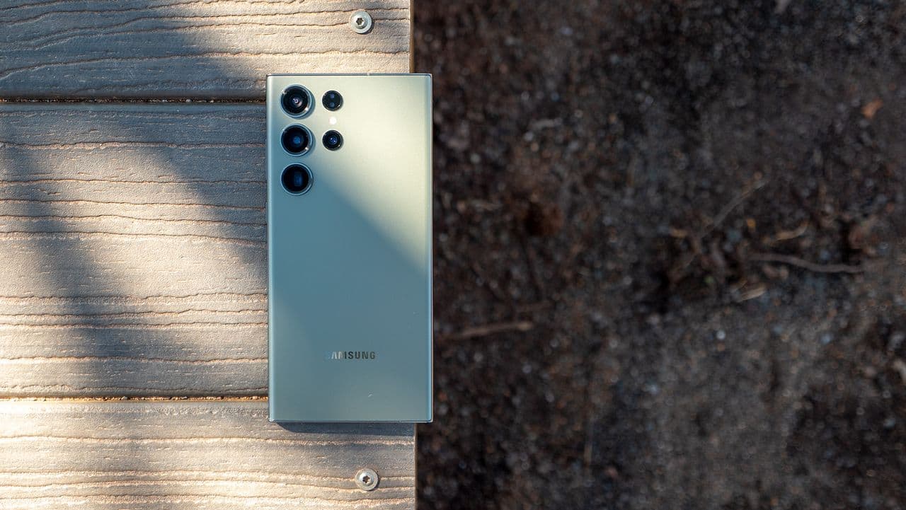 Samsung said "Oopsie" 🚫💀 One UI 8 ghosted Galaxy S23 users. Cope & seethe, fam! 😂🔥 #TechFails