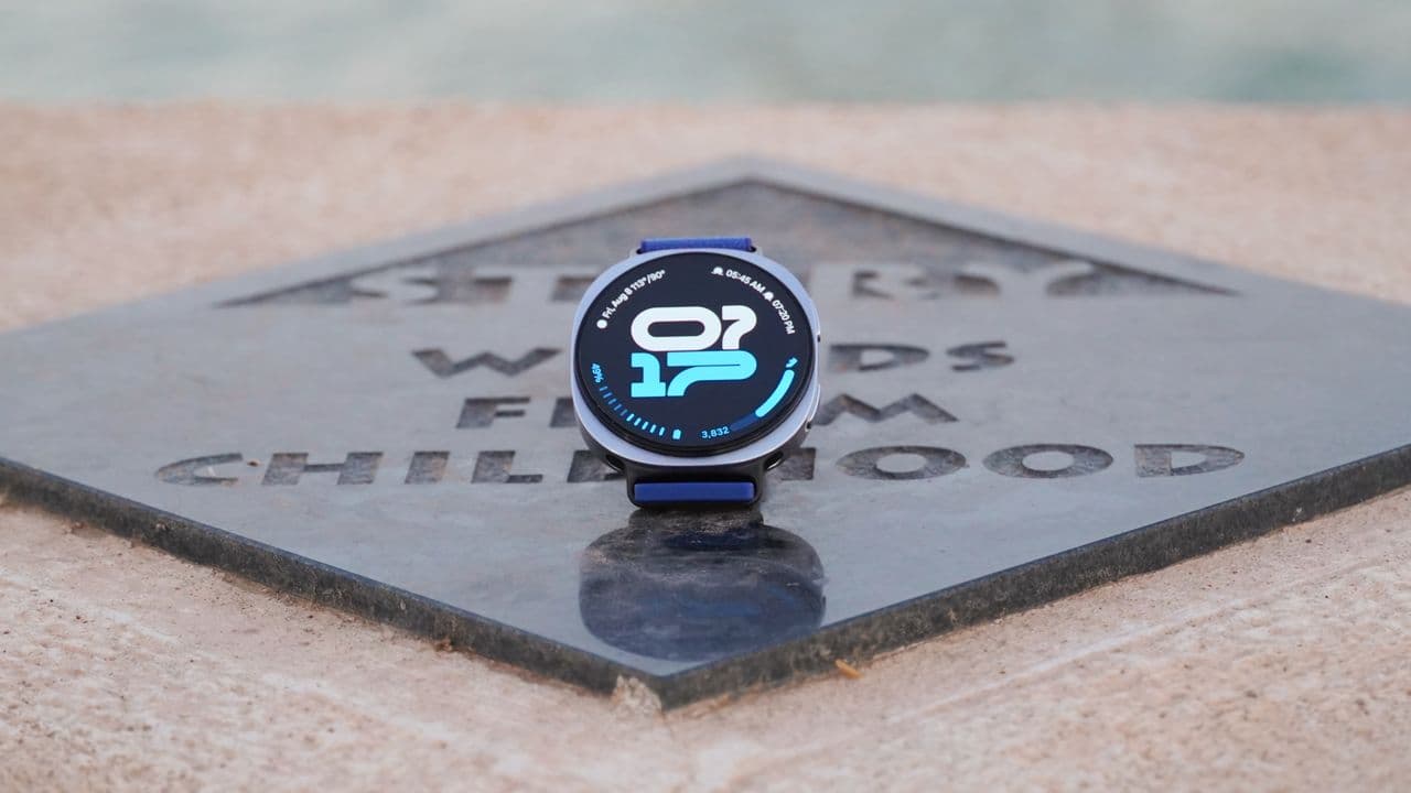 "Galaxy Watch 8: The comfy wrist snack we didn't know we needed 🍩🕶️ #WristGoals #NoCap"