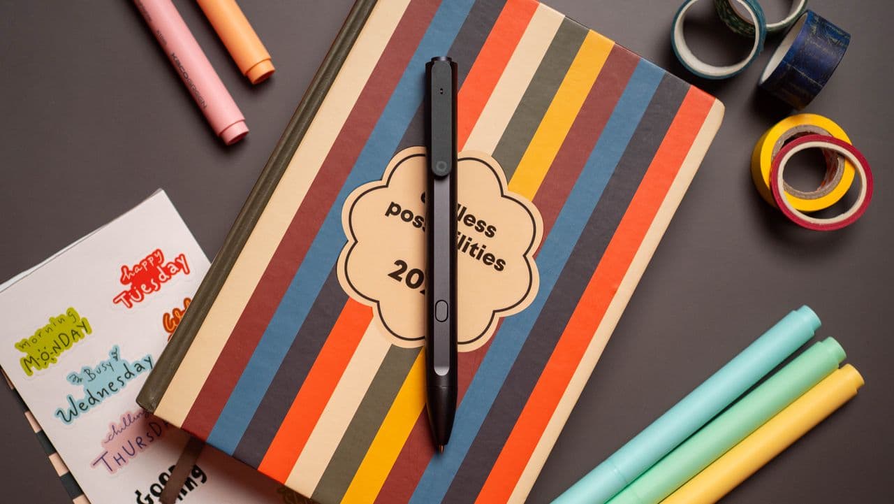 "Just upgraded my meeting game with an AI pen ✍️💻 Can't even 📉 my attention span now! #BigBrainMoves" 😂🔥