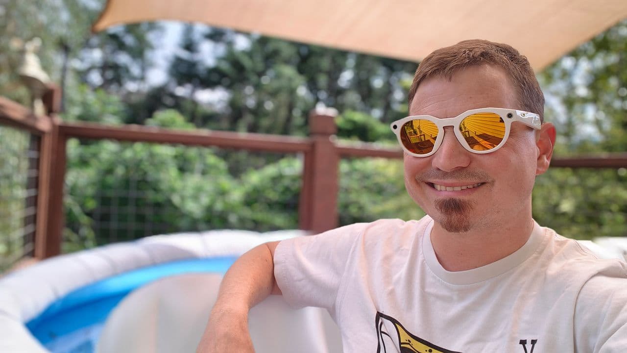 "Oakley just did the unthinkable: fixed Ray-Ban's smart glasses flop! 🔥👓 No more cringe, only vibes! 🚀💀"