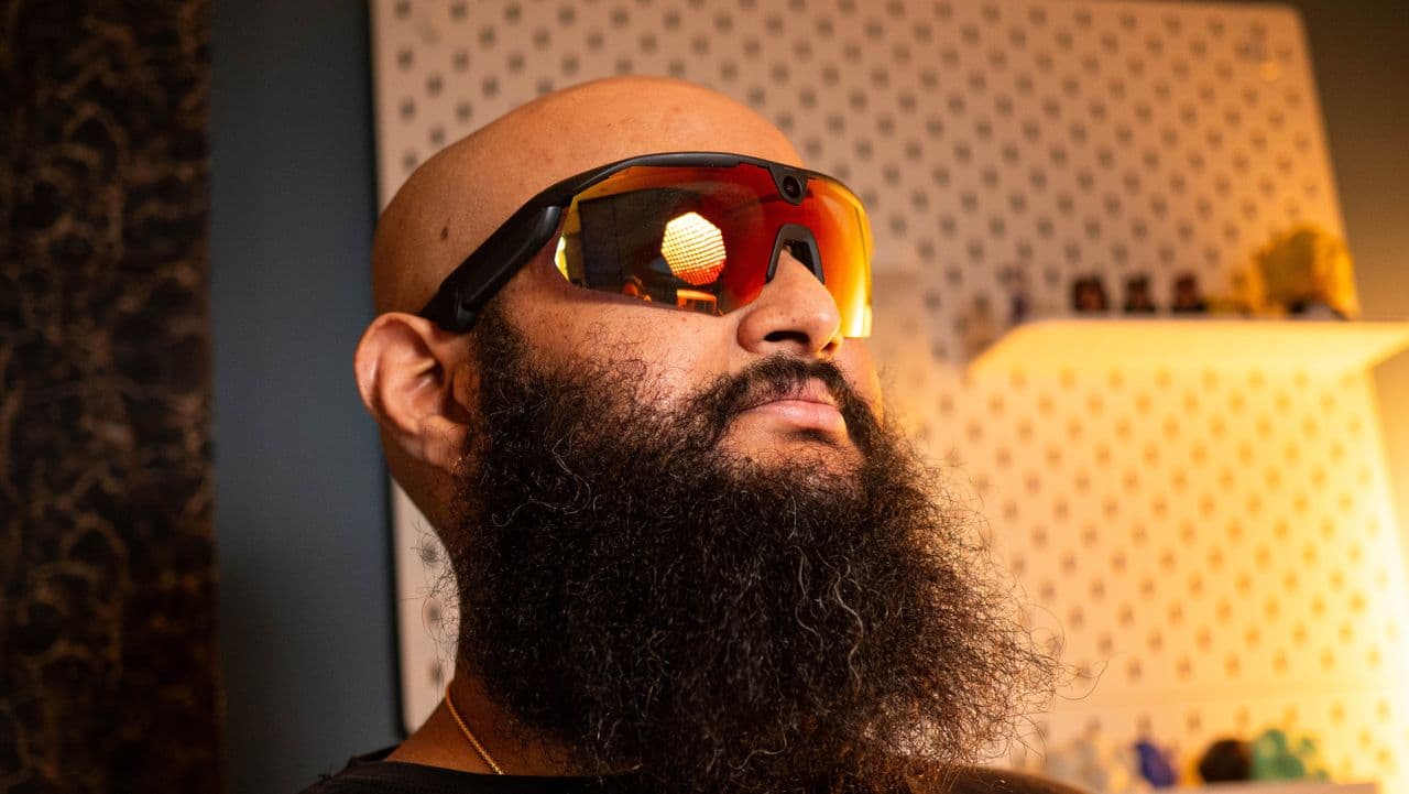 "When your AI sports glasses are serving Oakley vibes but still can’t shoot hoops 🏀👓🔥 #Rivalry"