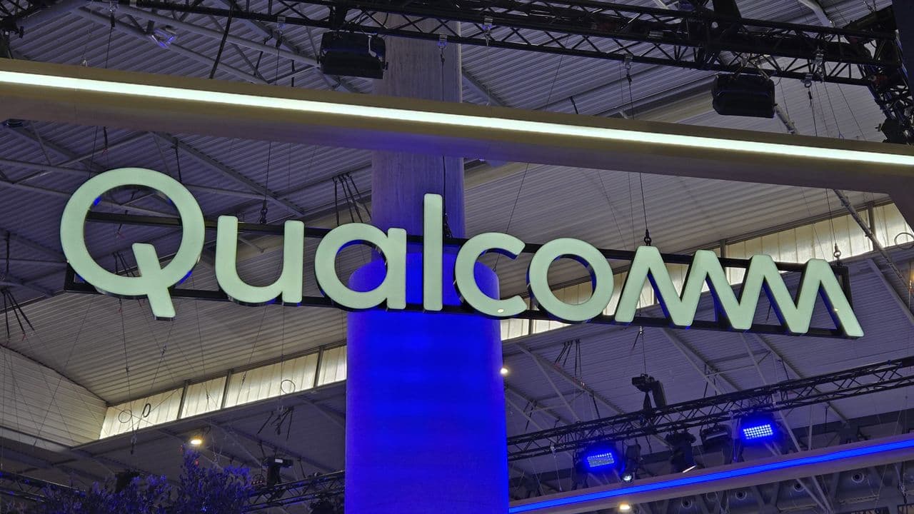 Qualcomm flexing $10.4B 💵 while Xiaomi's out here being the first to chug the Snapdragon 8 Elite juice 🍊👀🔥 #WinnersOnly