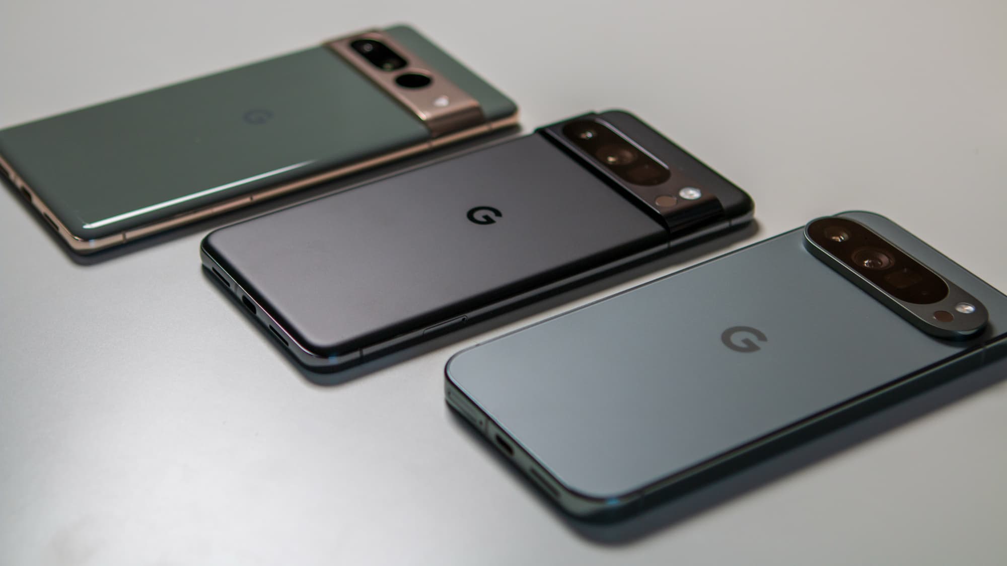 🚨 Pixel 10 vs 9: The glow-up we didn’t know we needed! 💅✨ Upgrade or nah? #NoCap 💀🔥