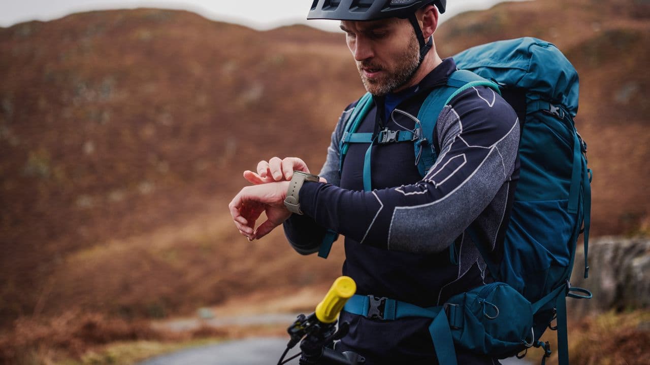 💀🤖 This battery beast smartwatch is 69% off? No cap, it’ll outlast your love life! 🔋💔 #LaborDayLeftovers 🔥🔥