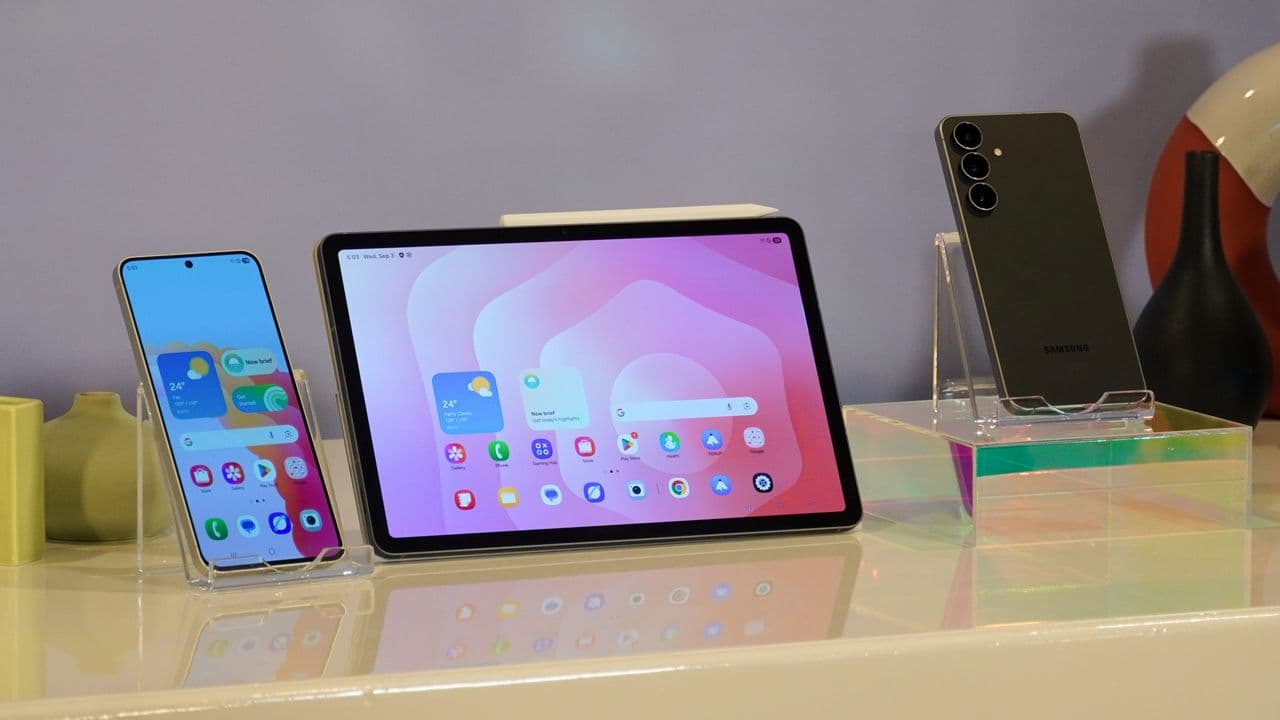 "Samsung Galaxy Tab S11: 5G or nah? 🤔🚀 Time to flex on the WiFi peasant! 🔥💀"