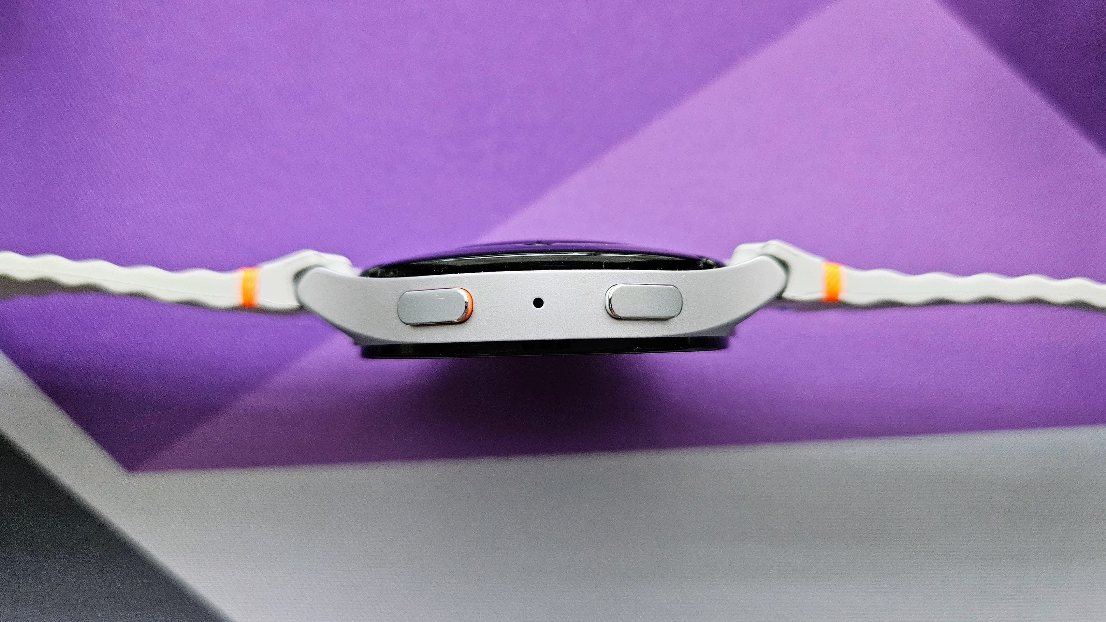 “Galaxy Watch 8 who? 💀 This Android smartwatch is the GOAT & never been cheaper! 🐐💸 #BrokeLife”